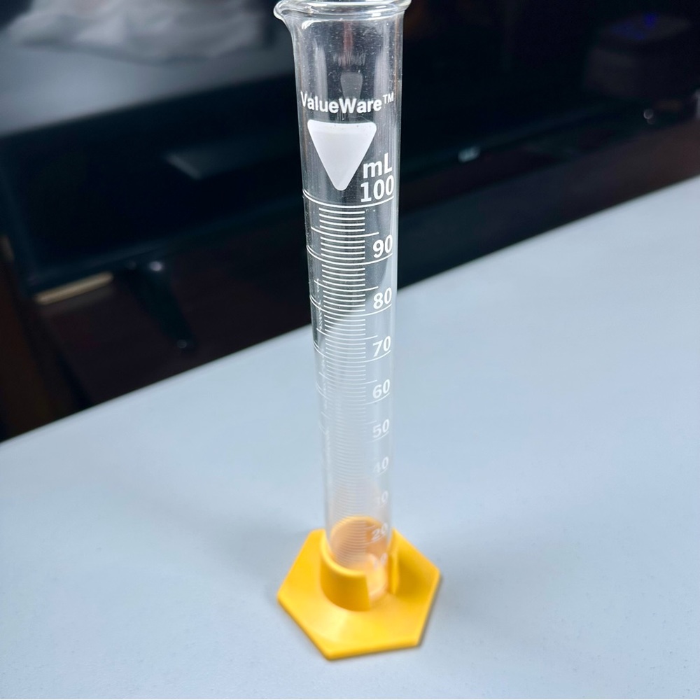 VTG ValueWare Glass 100ml Single Scale Graduated Cylinder Hex Base